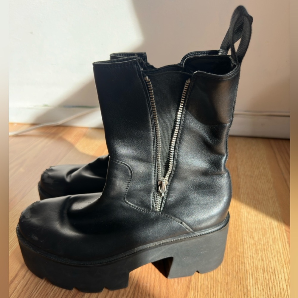 Platform boots